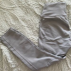 Mid-rise Powerhold Capri Legging